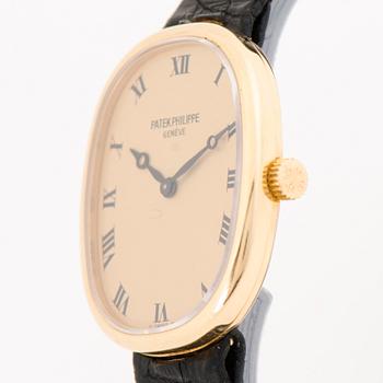 PATEK PHILIPPE, Golden Ellipse, rannekello, 28 x 22 mm.