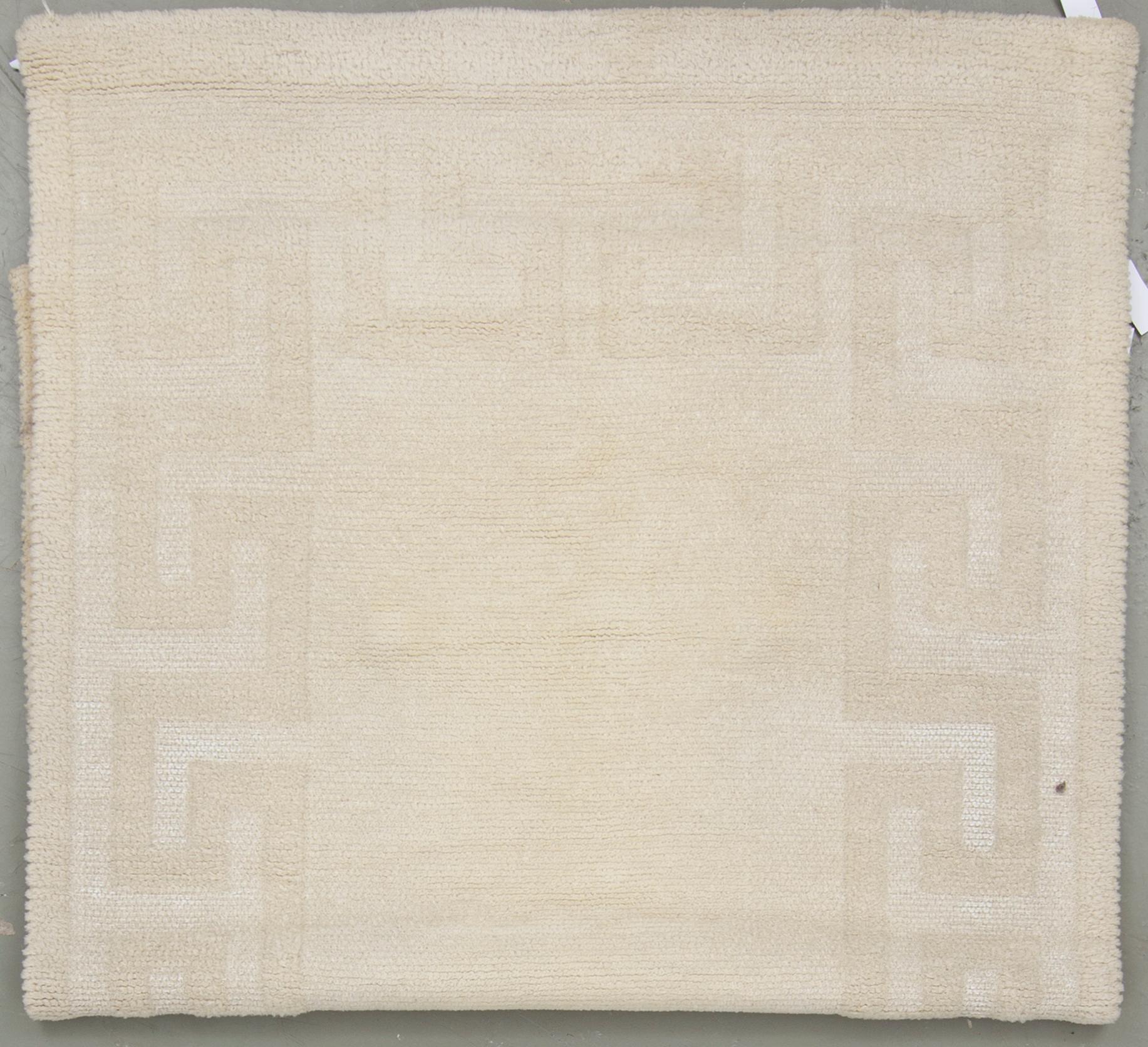 MATTA, maskingjord, möjligen Kasthall. Ca 245x152 cm.