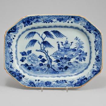 STEKFAT, porslin, Kina, 1700-tal.