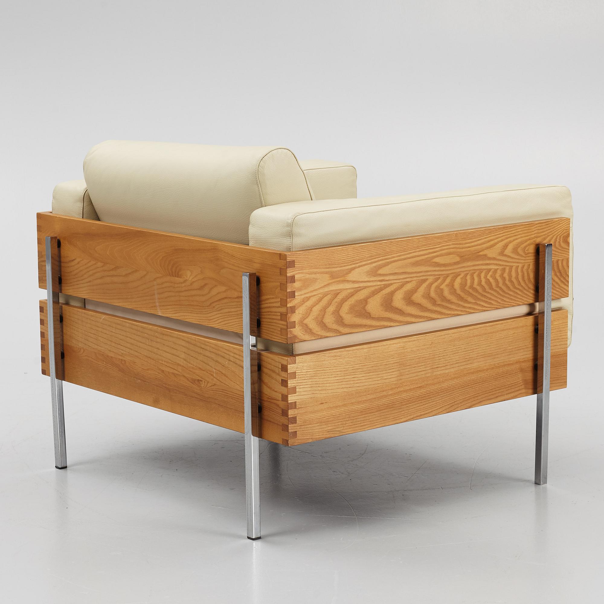 Robin Day, a sofa and armchair, 'Forum', Habitat.