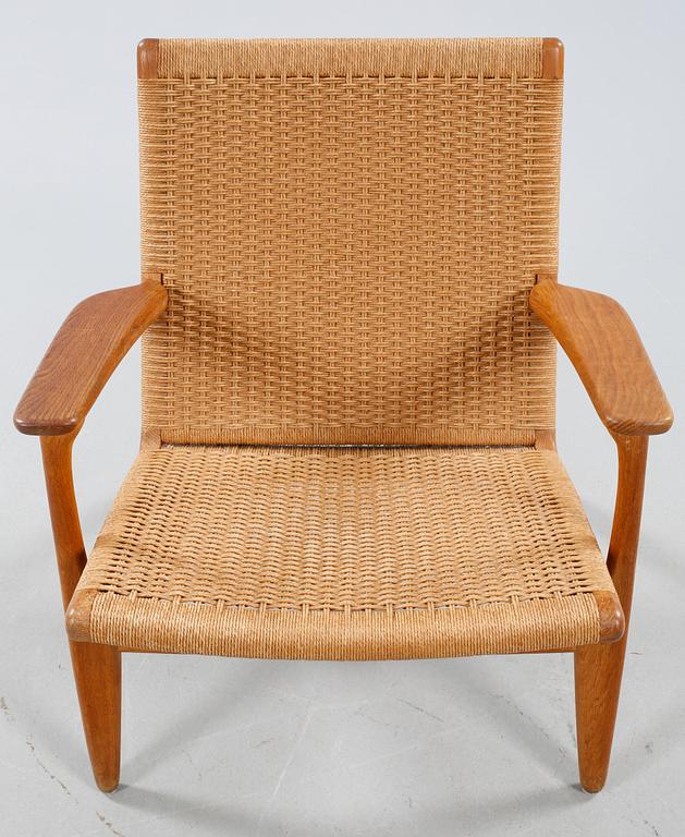 KARMSTOL, "CH-25", Hans J. Wegner, Carl Hansen, Danmark, 1900-talets andra hälft.