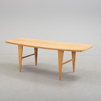 a Svante Skogh oak coffee table from Seffle Möbelfabrik, mid 20th century.