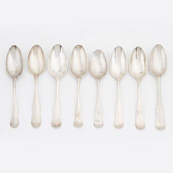 Skedar, 8 st, silver, fiolskaftsmodell, 1700-tales andra häflt.