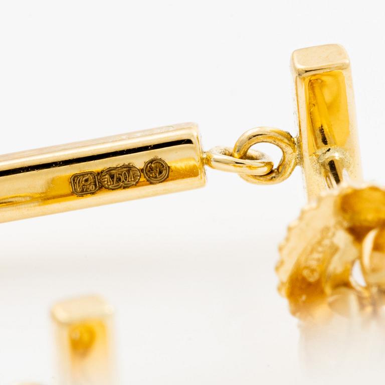 Tiffany & Co a pair of earrings 18K gold.