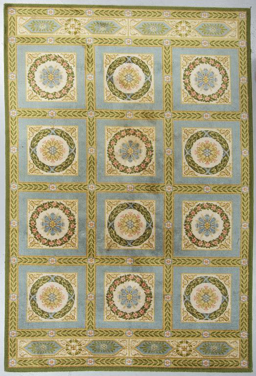 Matta, maskinvävd, Europa, ca 304 x 198 cm.