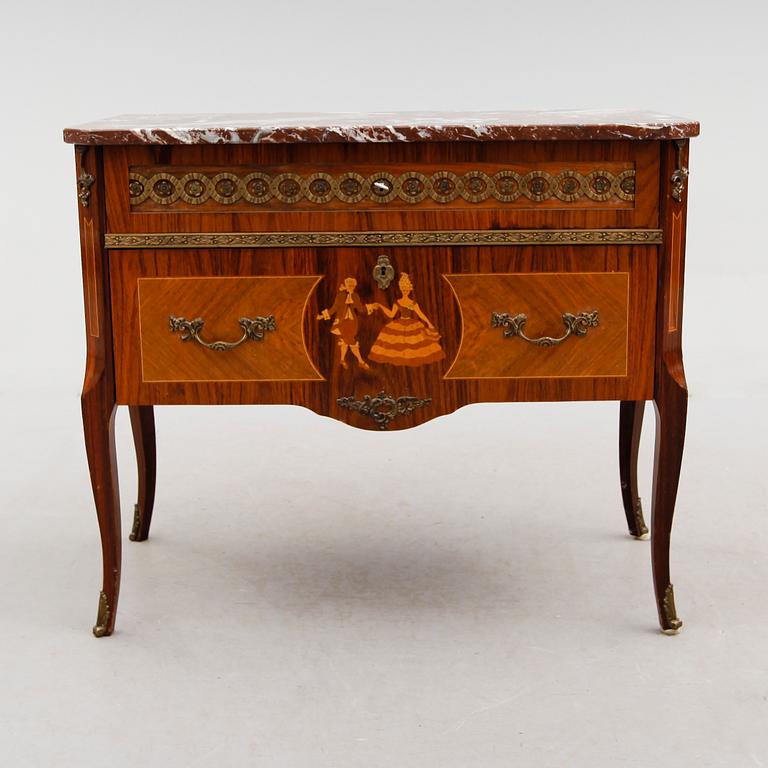 BYRÅ, gustaviansk stil, 1900-talets andra hälft.