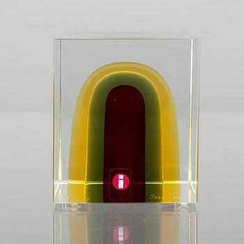 ÅRSKUB, glas, signerad Oiva Toikka, Nuutajärvi 2006, numrerad 177/2000.