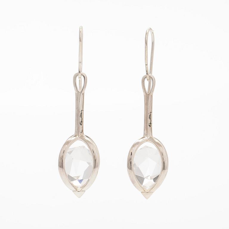 Efva Attling, örhängen, "Captured Harmony", sterling silver och bergkristall.