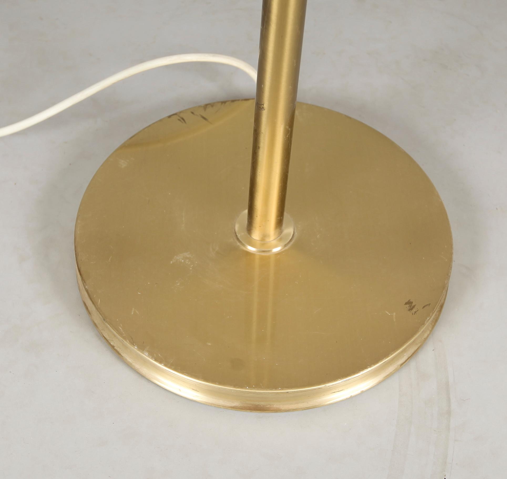 GOLVLAMPA, modell 2368/2148, "Stora Kamelen", Josef Frank, Firma Svenskt Tenn.