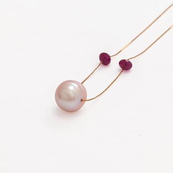 Necklace, cultured pearl, corundum, 14K gold.