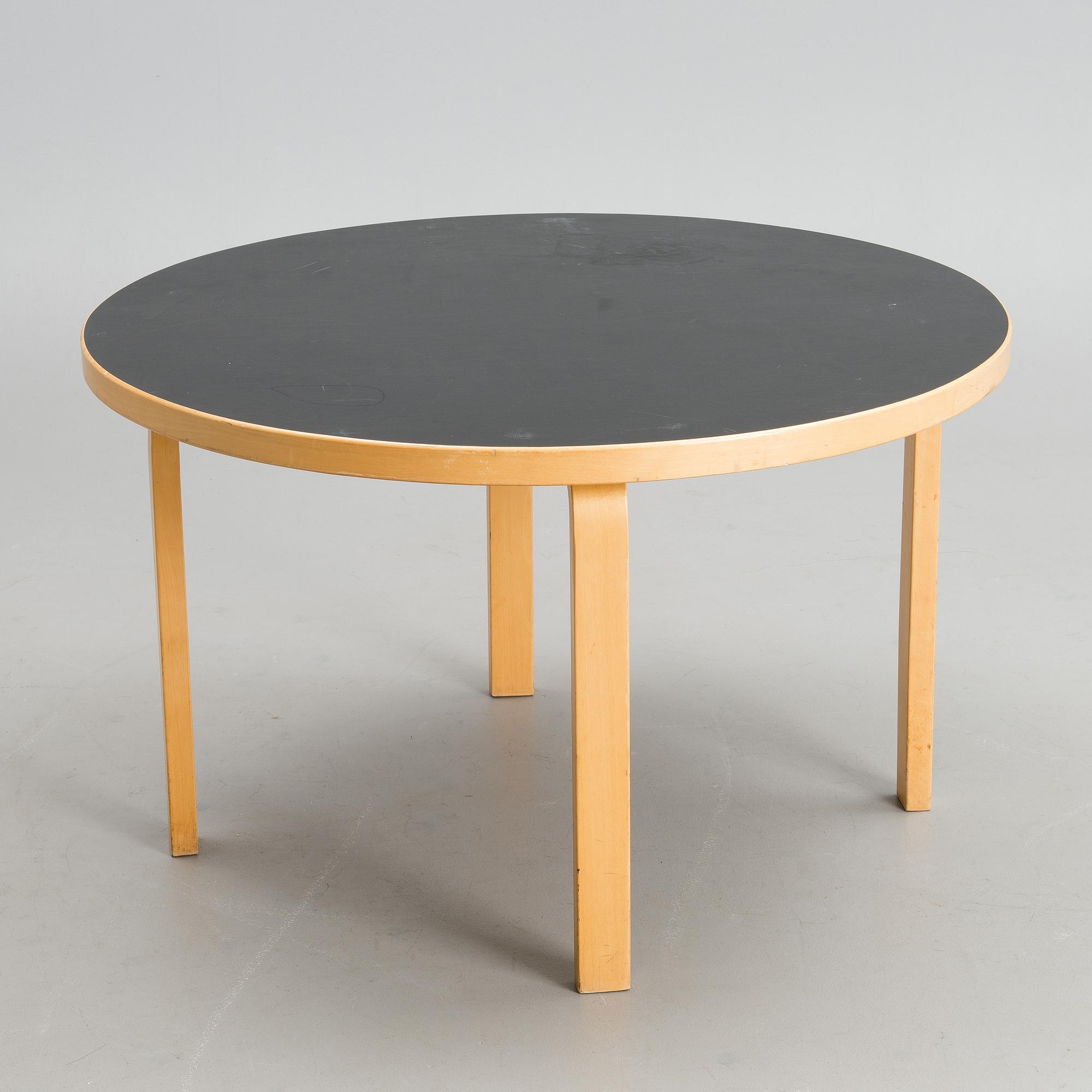 ALVAR AALTO, pöytä 90A, Artek 1900-luvun loppu.