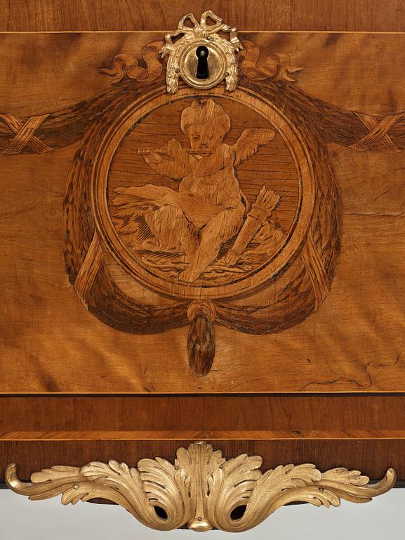 BYRÅ, signerad och daterad Haupt 1784 (mästare i Stockholm 1770-1784). Gustaviansk.