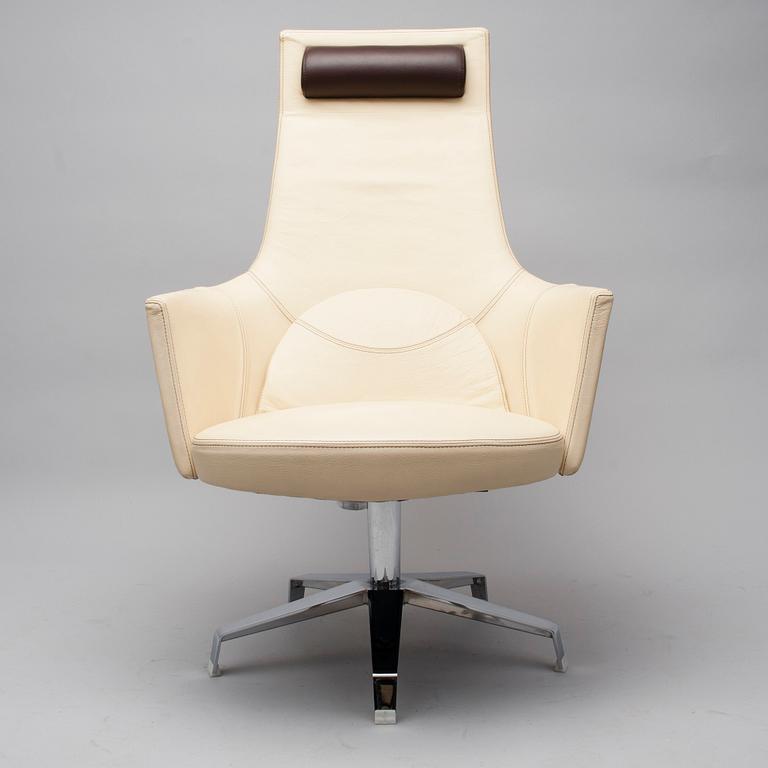 FÅTÖLJ med FOTPALL, "Cooper", Gunilla Allard, Lammhults. 2000-tal.