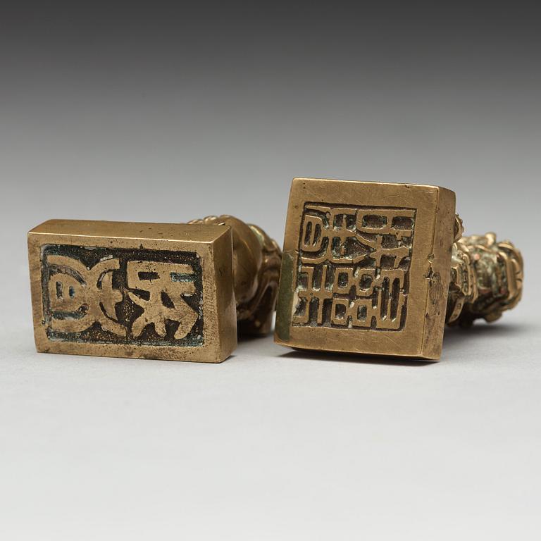 Two Chinese seals, 20th Century.