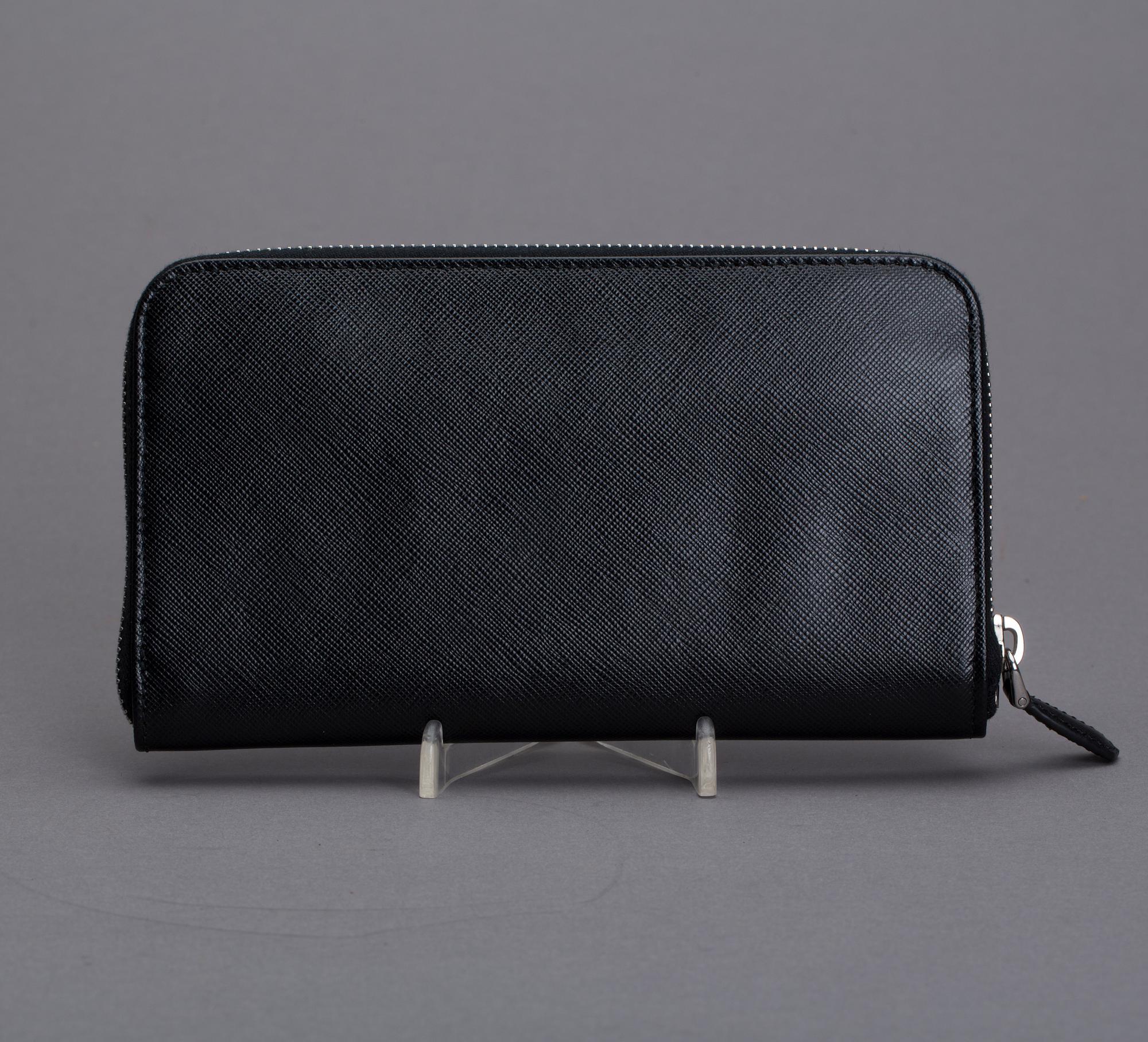 PLÅNBOK, "Saffiano", Prada.