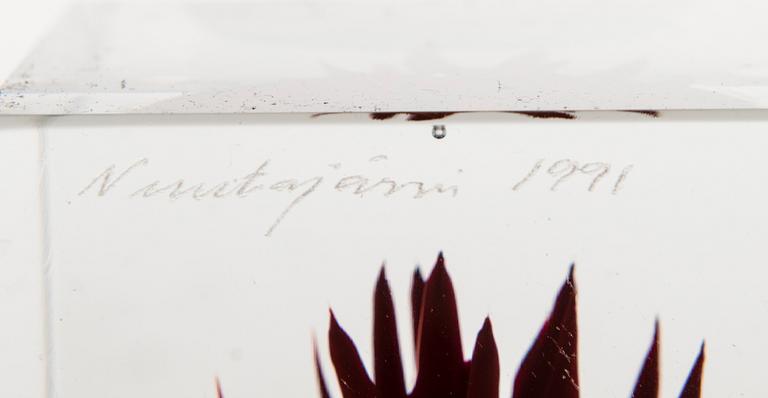 OIVA TOIKKA, VUOSIKUUTIO, signeerattu Oiva Toikka Nuutajärvi 1991, numeroitu 82/2000.