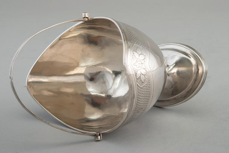 A BOWL, sterling silver. Alexander Field London 1799. Height 17,5 cm, weight 232 g.
