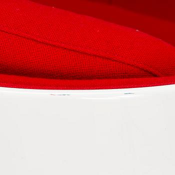 Eero Aarnio, "Pallotuoli" erikoisversio Asko 100 vuotta, Eero Aarnio Originals, 2010-luku.