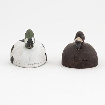 Two wooden decoy ducks, 20th Century.