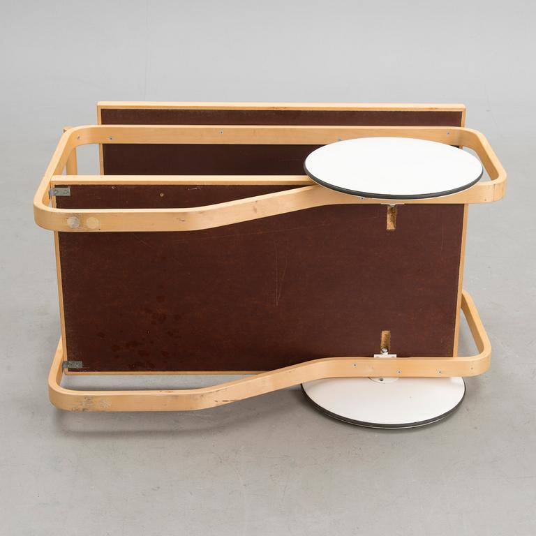 A late 20th century tea trolley 901, for Artek.