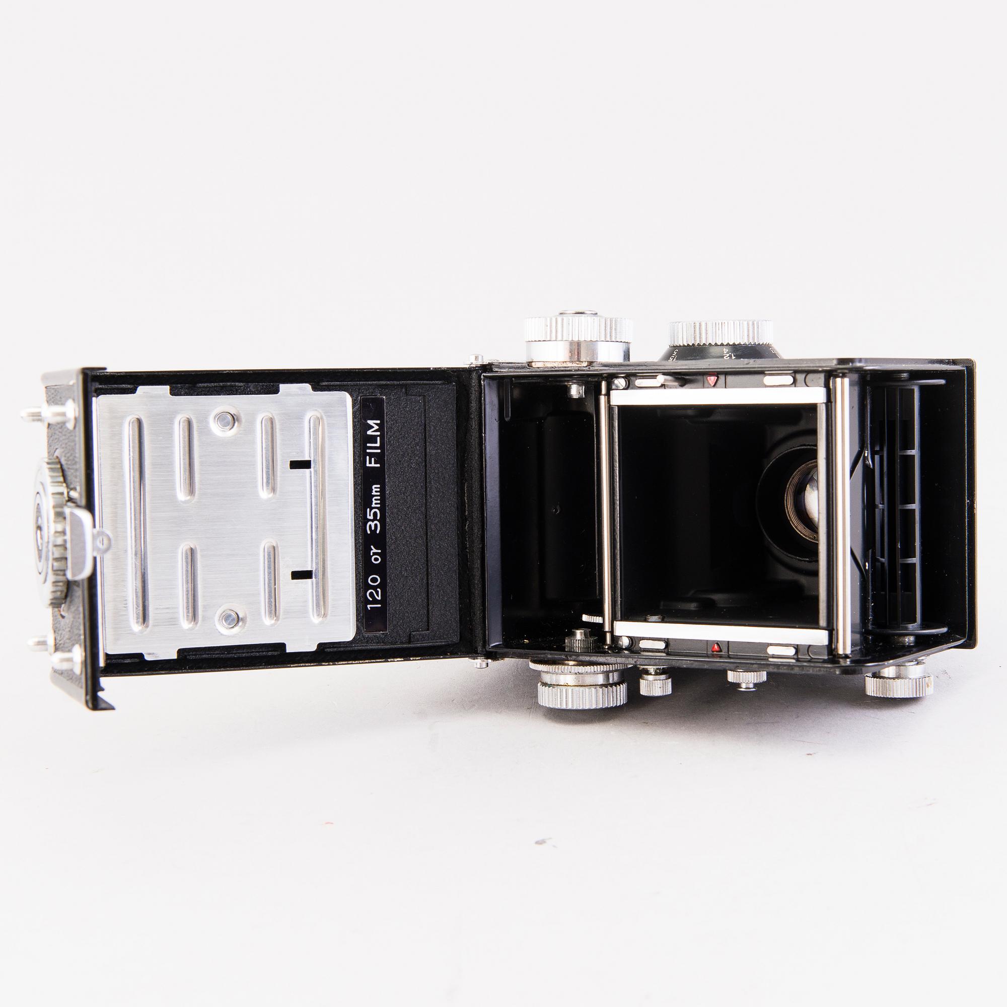 Set of five cameras, with accessories, 1920-50-tal.