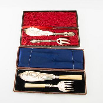 Serving utensils, 2 pairs of silver-plated around 1900.