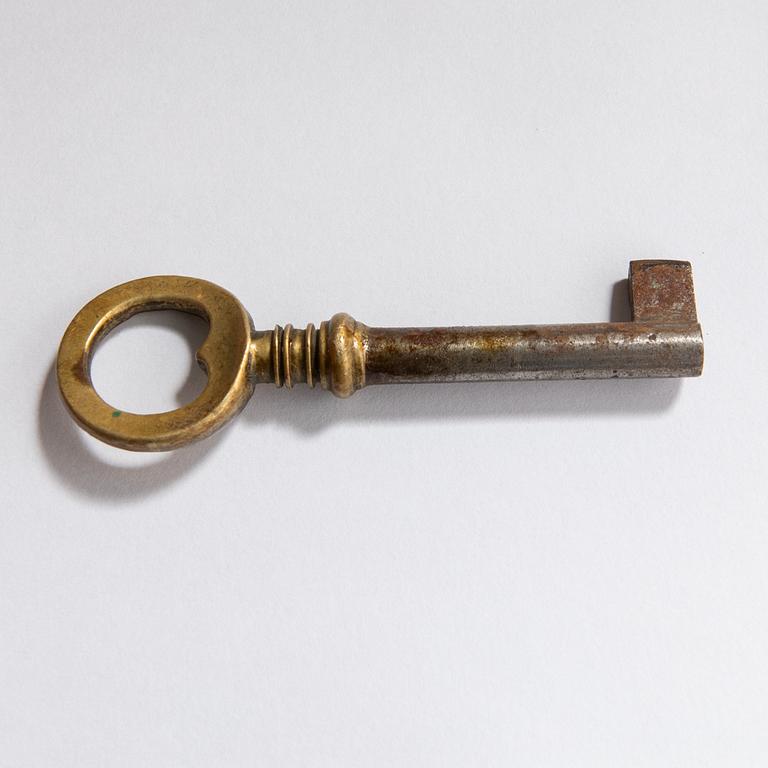 Display cabinet, 20th century.