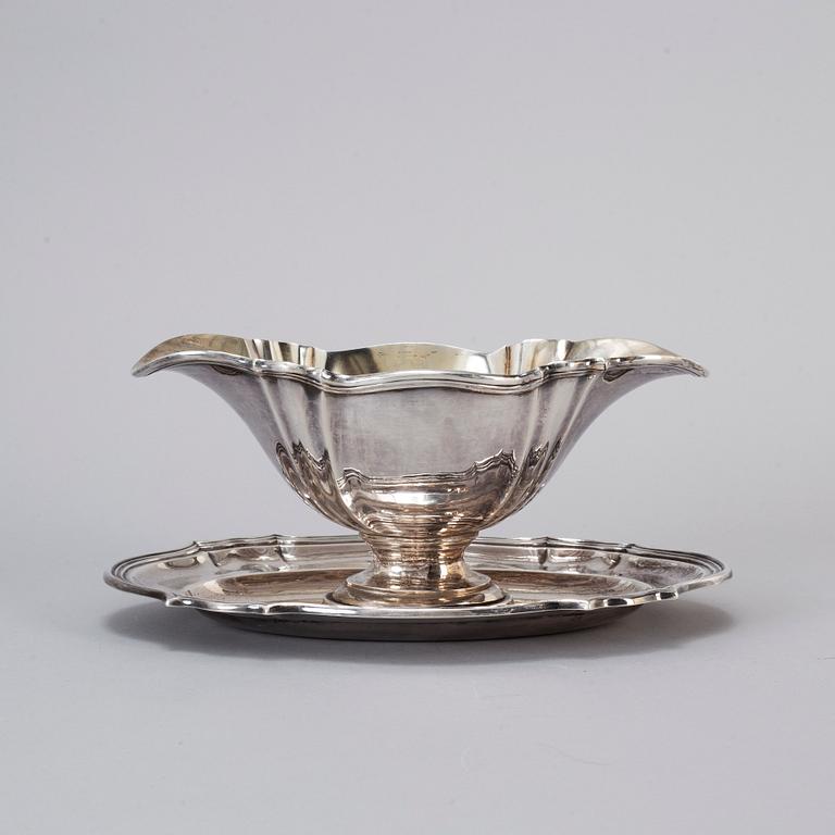 A MICHELSEN, a silver sauce bowl, Copenhagen 1919.