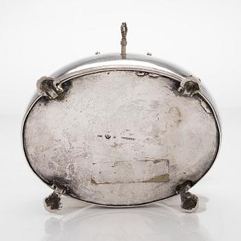 Gustaf Folcker, A silver sugar box, Stockholm 1818.
