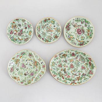 Five porcelain Canton plates and dishes, China, 19th century.