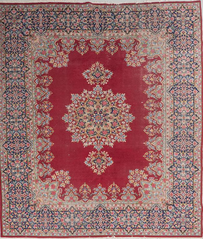 Carpet, Kirman, 405 x 298 cm.