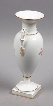 VAS, porslin, empirestil, Meissen, 1900-tal.