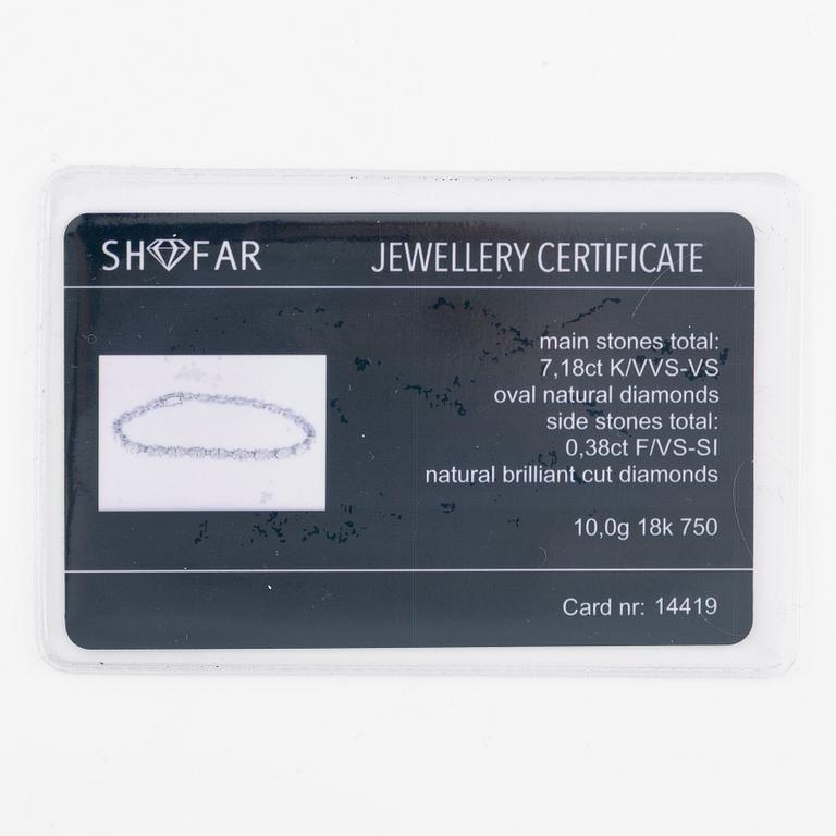 Bracelet 18K white gold with oval and brilliant-cut diamonds.