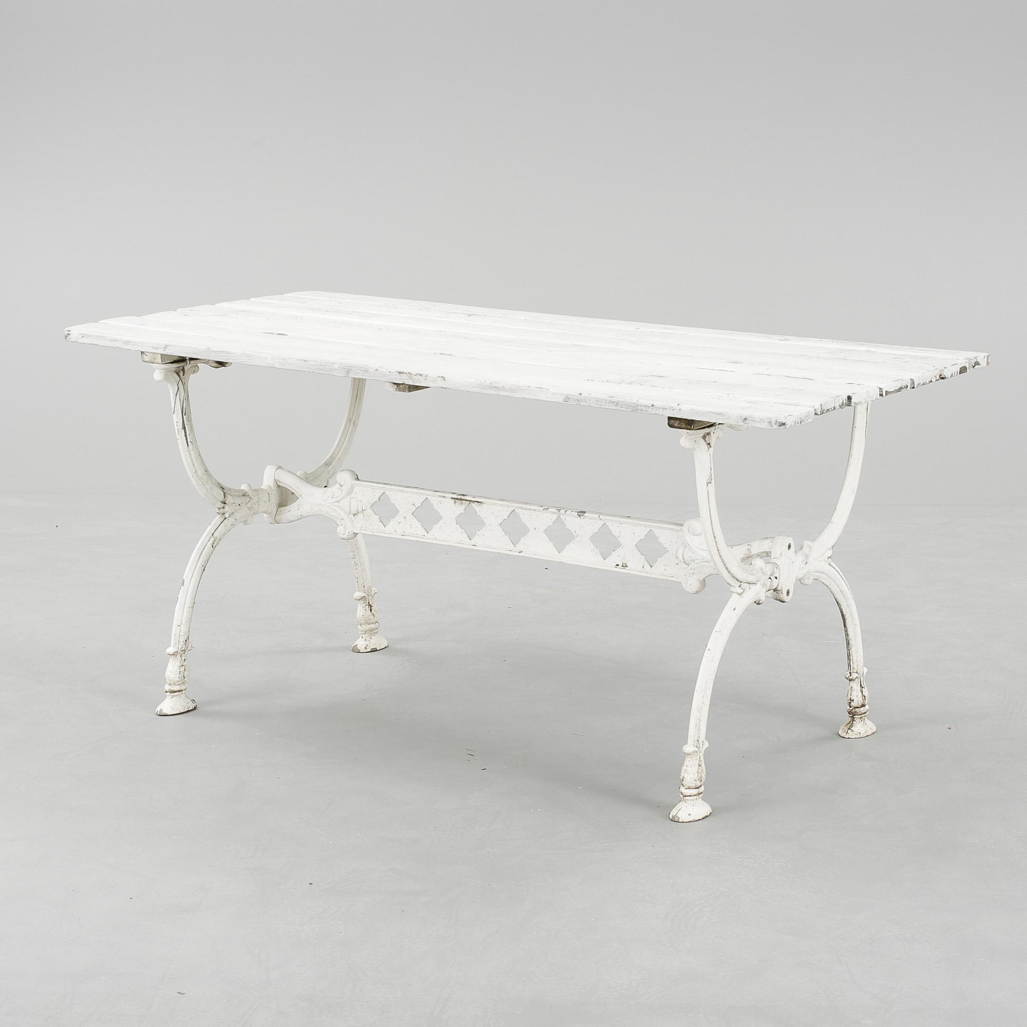 TRÄDGÅRDSBORD, troligen Byarum, 1960/70-tal.