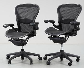 KONTORSSTOLAR, 2 st, "Aeron Chair", Herman Miller.