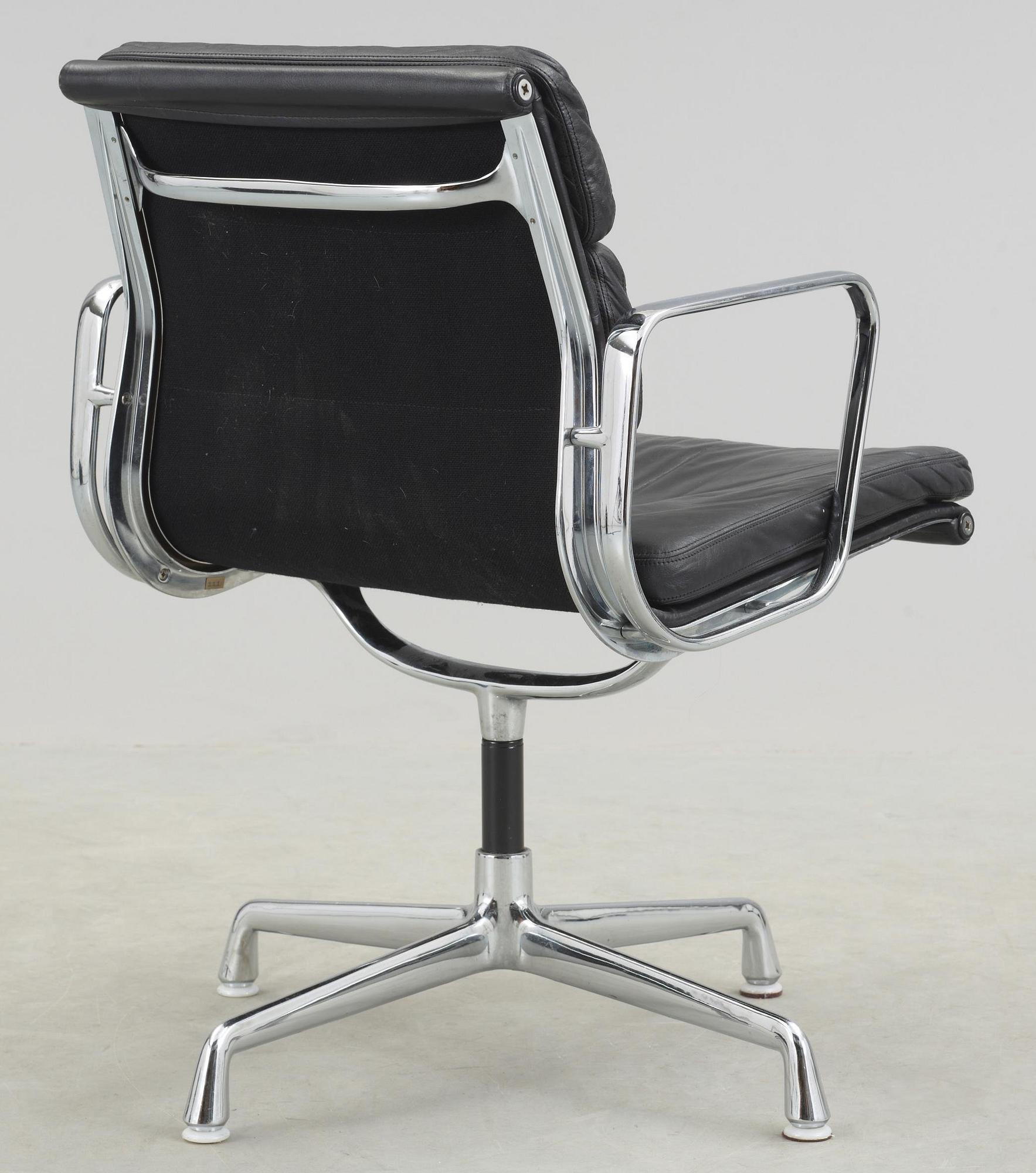 CHARLES & RAY EAMES, "Soft-Pad Chair", Herman Miller, USA.
