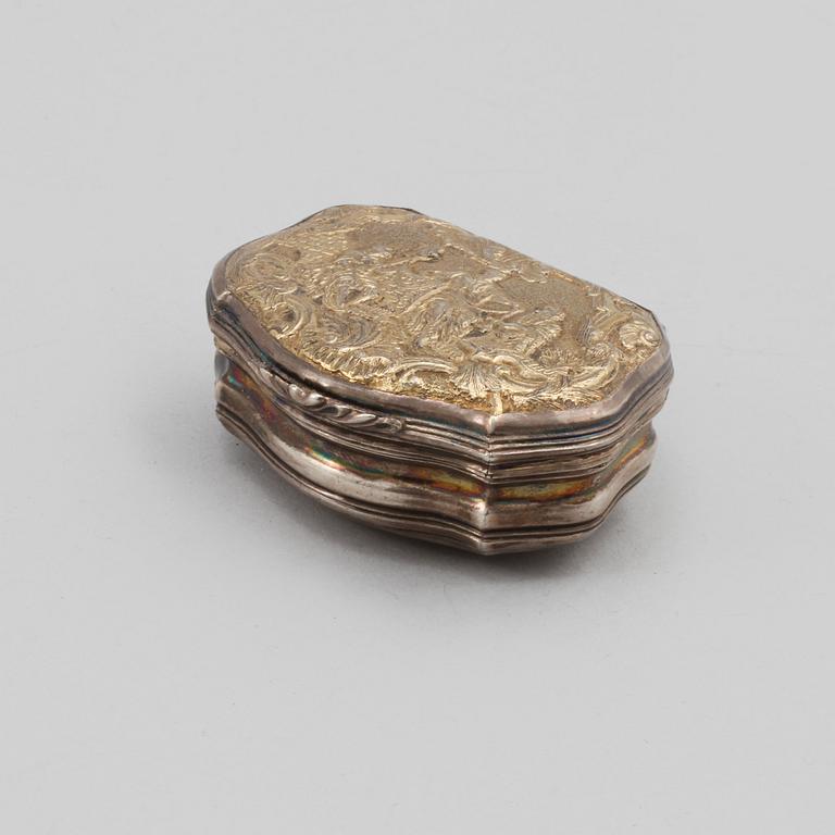 DOSA, silver, rokoko, Göteborg, 1749 eller 1767 (årstämplad I), vikt 80 gram.