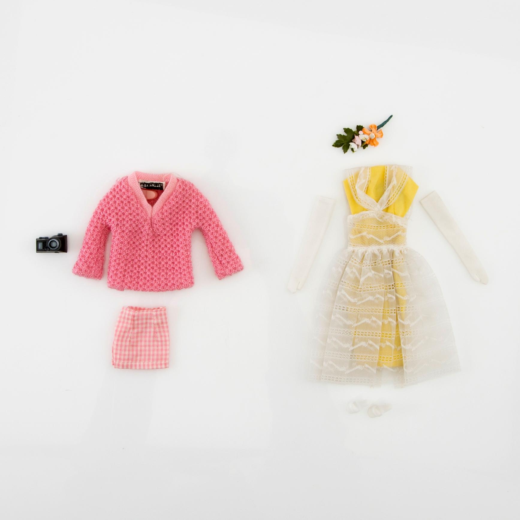 Barbie & Midge, dolls 3 pcs, vintage Mattel 1960s. original box, clothes and 2 wigs.