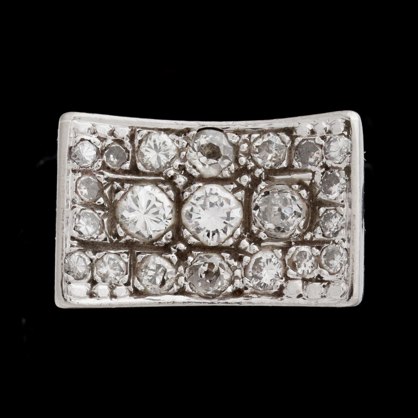 RING, 18k vitguld med briljantslipade samt gammalslipade diamanter, ca 1,58 ct enligt gravyr. Vikt ca 10,5g.