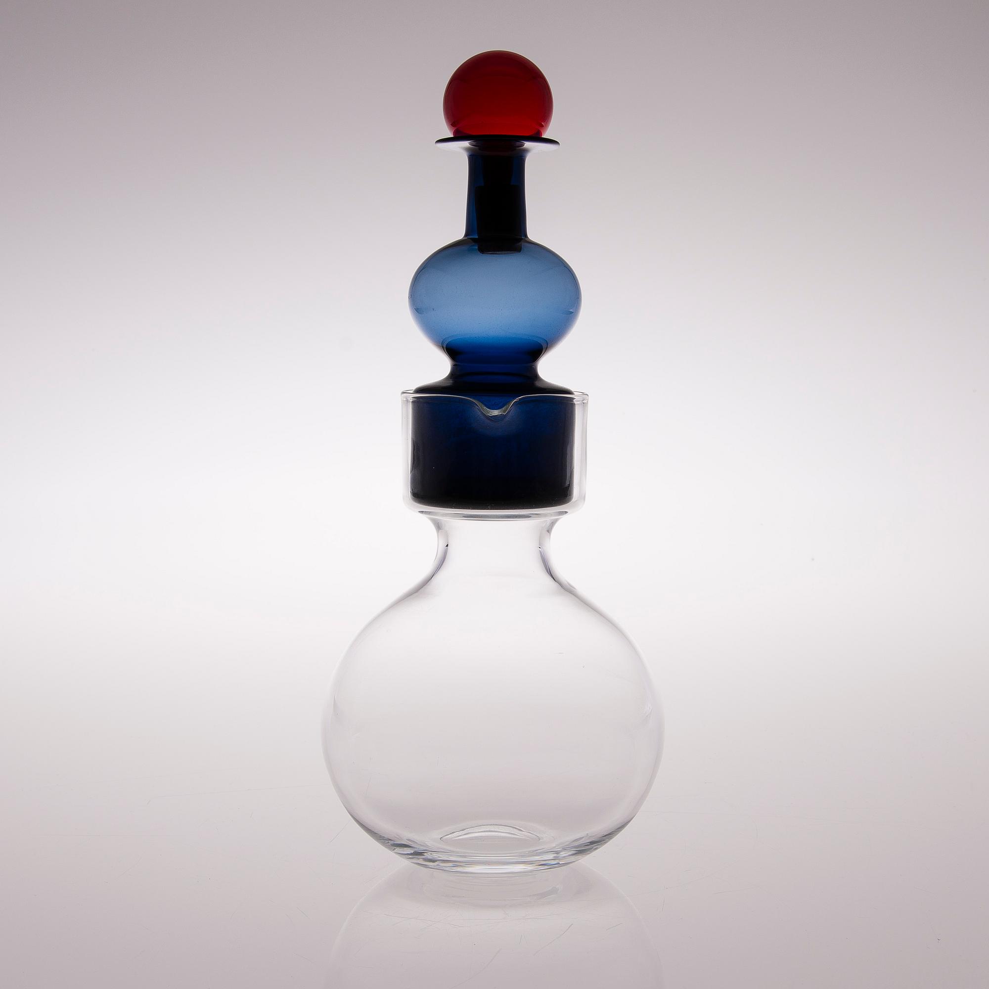 A decanter 'The Bells of Kremlin', signed Nuutajärvi, Notsjö.