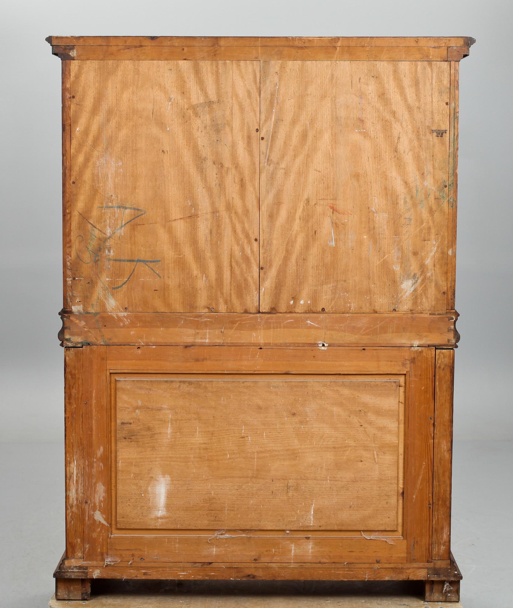 TOBAKSSKÅP, barockstil, omkr 1900.