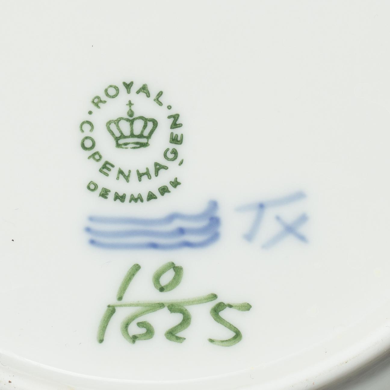 Royal Copenhagen, Dinner service, 77 pieces, Blå blomst.
