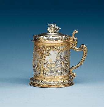 A Polish 17th century parcel-gilt tankard, makers mark of Melcher Jaske, Gedansk (1664-1678).