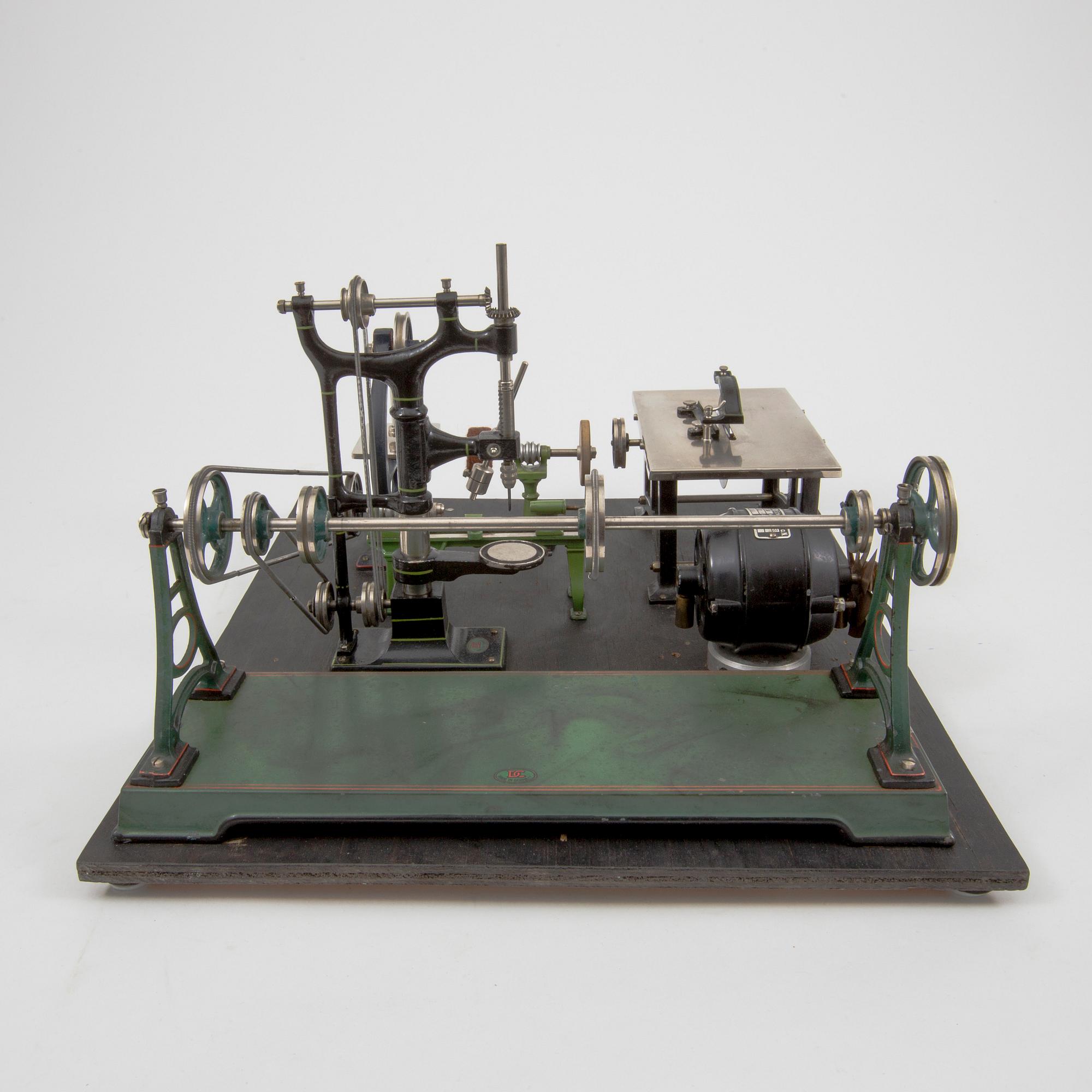 A Doll & Cie steam engine Germany 1930s.