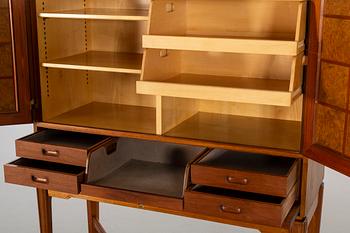 CABINET, Hjalmar Wikström Möbelsnickare, Stockholm, 1920-/1930-tal. Attributed to Carl Malmsten.