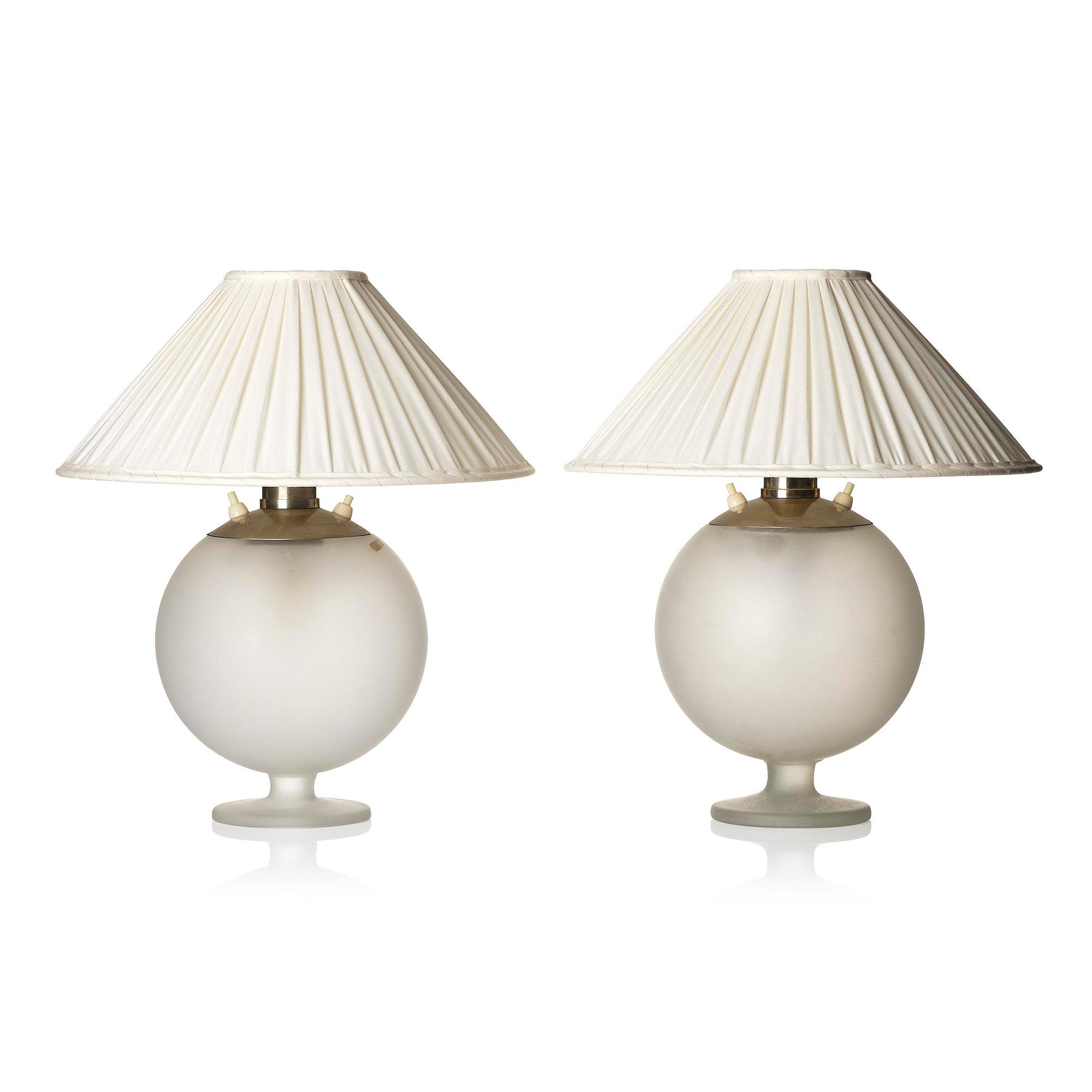 Harald Notini, a pair of table lamps model "15206", Arvid Böhlmarks Lampfabrik, Stockholm, 1930s.