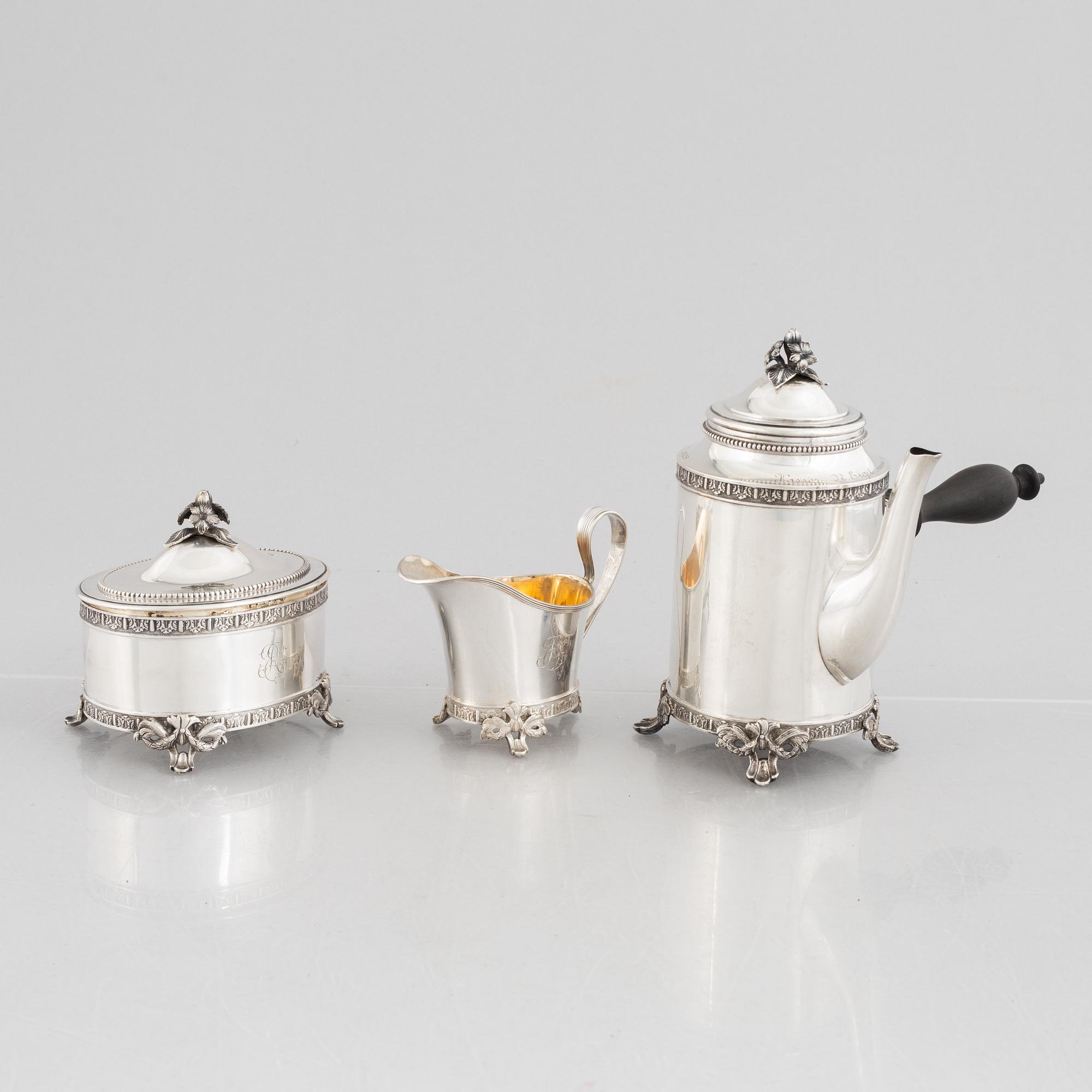 A Swedish silver Gustavian style coffee service, mark of JE Torsk, Stockholm 1908.