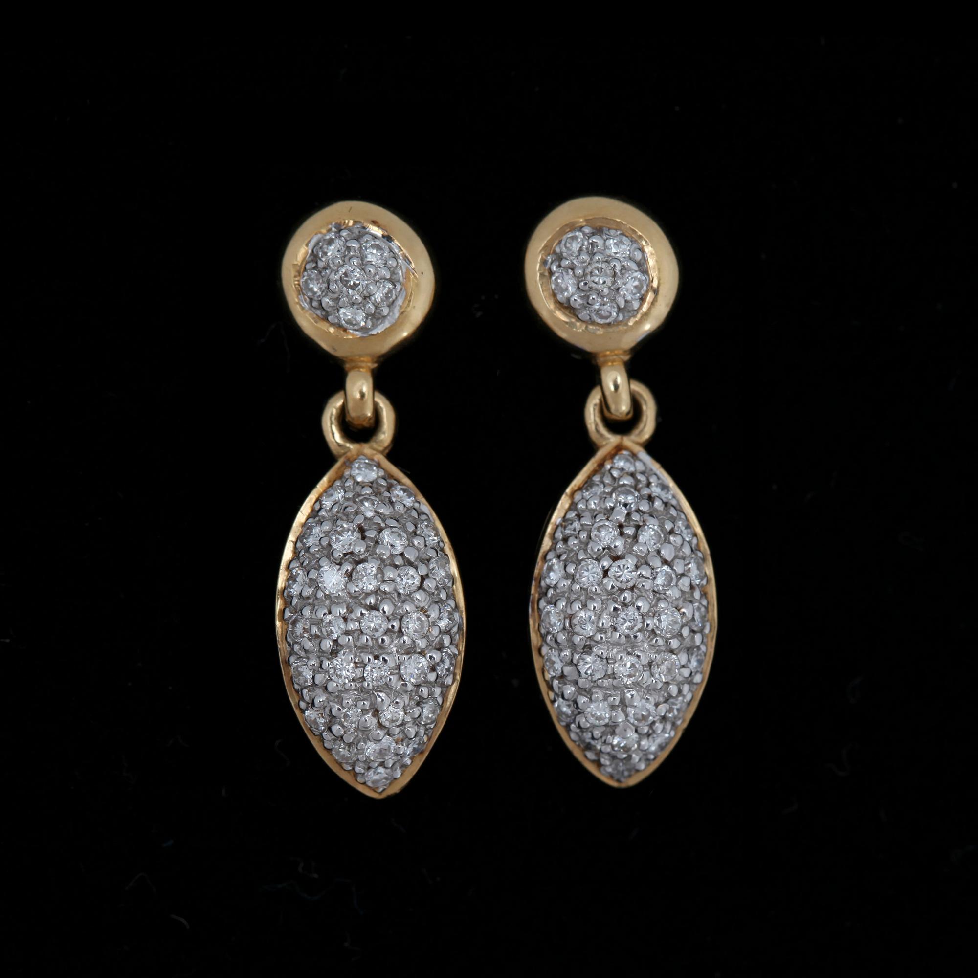 A pair of brilliant cut earrings, tot. app. 0.30 ct.