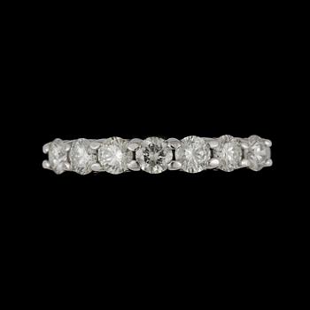 RING, 14k vitguld med briljantslipade diamanter tot ca0,98ct. 2000-tal. Vikt 2,8g.