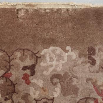 CARPET. Semi-antique China. 358 x 275,5 cm.